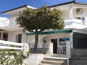 Apartments and Rooms Florijan